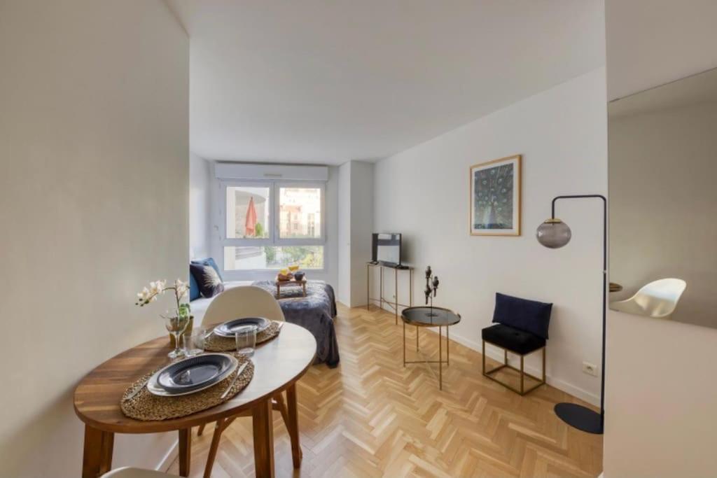 20 M² Metro 7 A 5 Min A Pied Apartment Le Kremlin-Bicetre