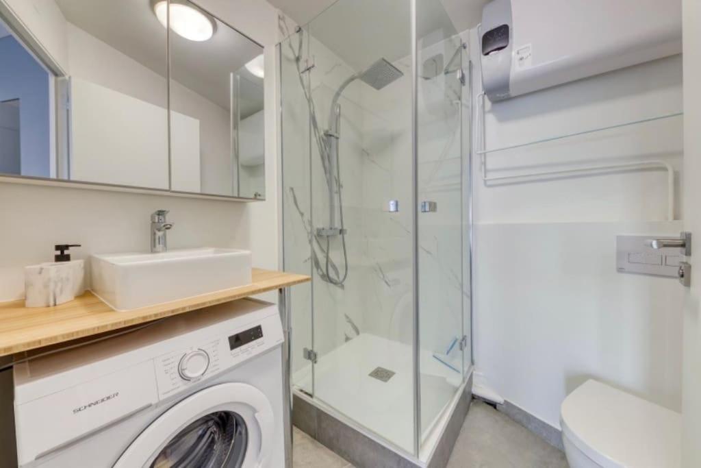 20 M² Metro 7 A 5 Min A Pied *